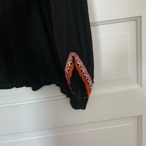 Embroidered Boho Top - Picture 3 of 4